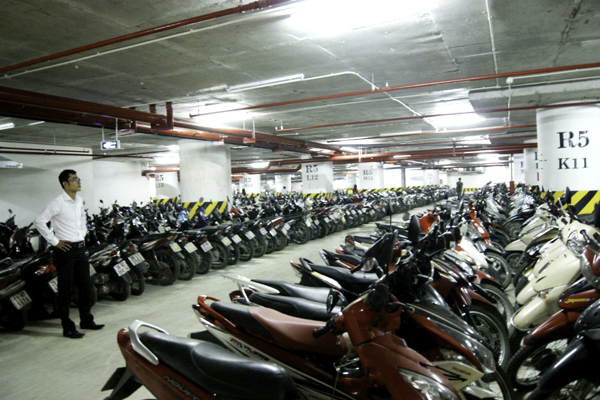 Vụ từ chối trông giữ xe điện: Lo lắng của chung cư là chính đáng!